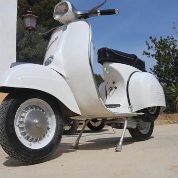 **SOLD** Vespa 160GT - £2200